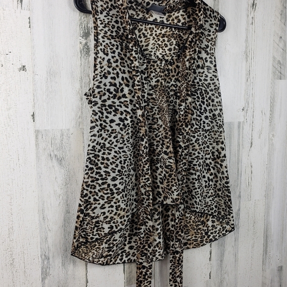 3/$15 dots sheer cheetah print top women's size medium - Picture 3 of 9